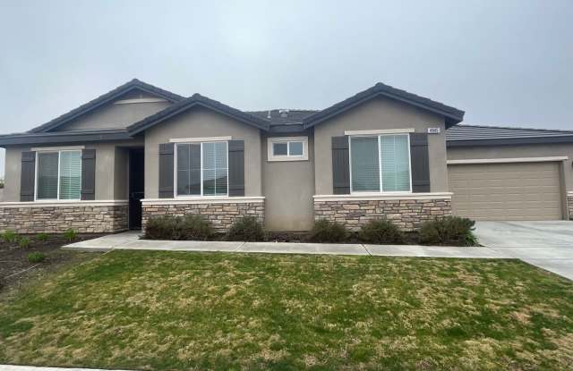 Newer home in gated community in Visalia photos photos