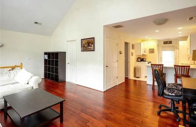 Photo of 81 Locust Ave