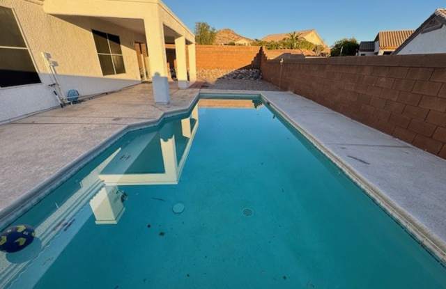 Pool Home with 3Bedrooms +Bonus Room Bullhead Parkway-Desert Foothills Estates- Can Be "Furnished or Unfurnished"