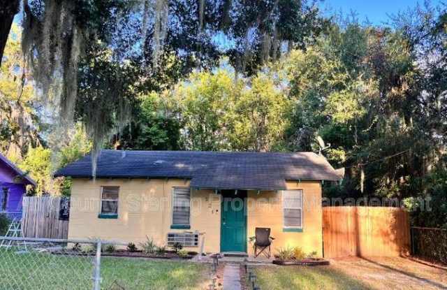 521 SE 14th Ter