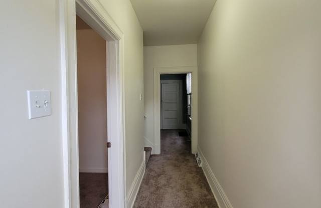 Dormont - 3 Bedroom Home