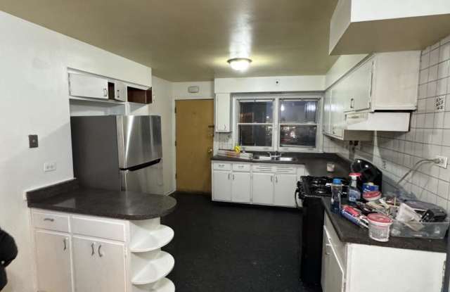 7528 North Claremont Ave.