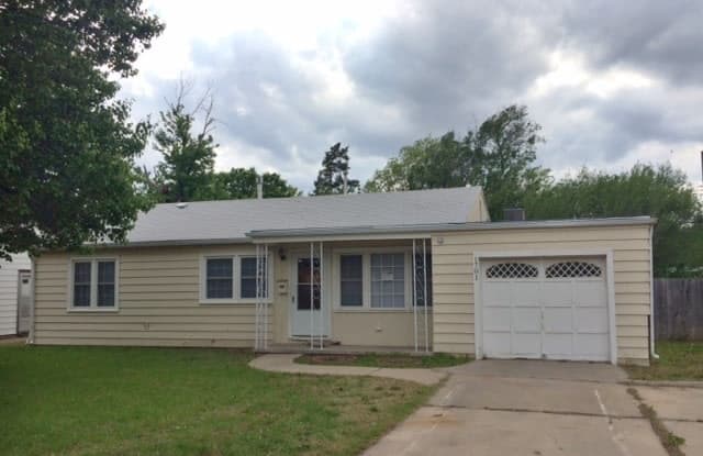 1701 Roanoke St - 1701 Roanoke Street, Wichita, KS 67218