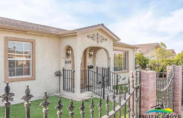 Photo of Bright and Roomy 2 Bedroom 2 Bathroom Home