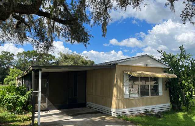 HUGE (3BR/2BA) w/Carport  Screened Porch Mobile Home-Water, Sewer  Trash Incl w/Rent