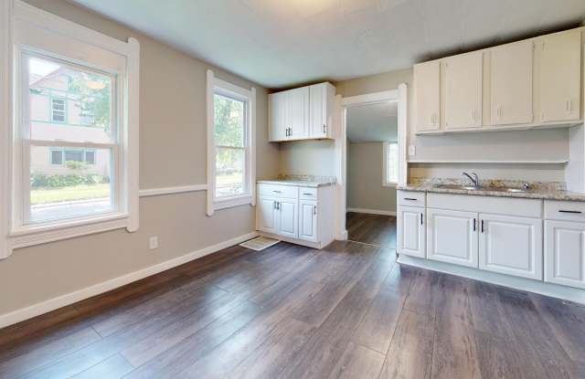 Photo of Clark/Fulton - 4 bed/1 bath - Single Family Home