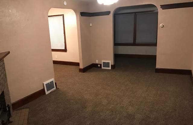 Updated 2 Bedroom NW Canton House for Rent