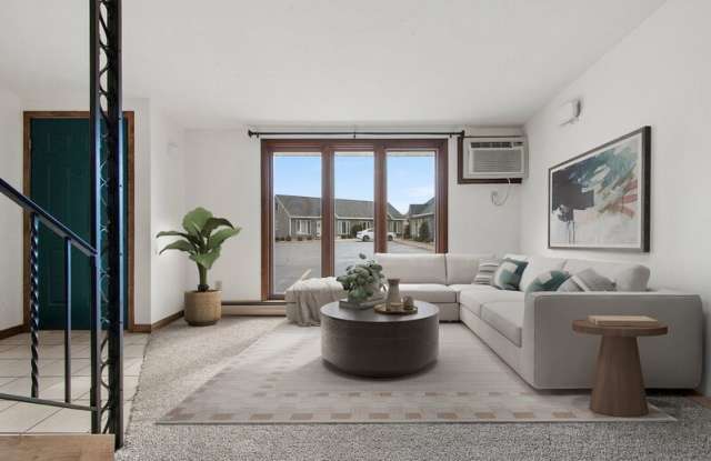 Photo of 2390 Canter Lane - E