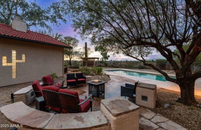 1710 West Camino Drive