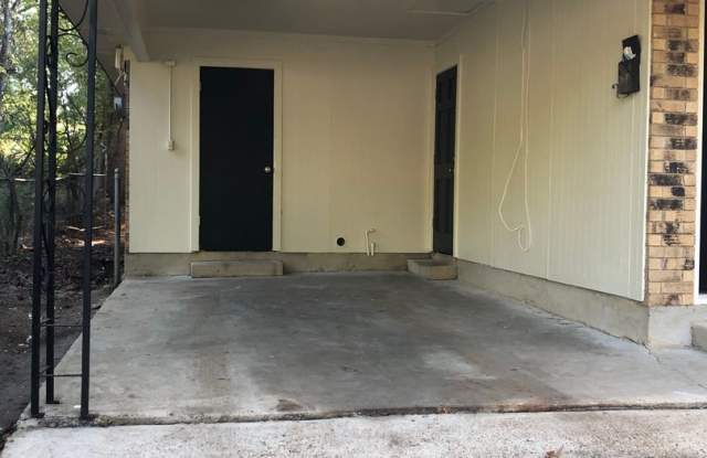 Very nice 3 bedroom/1 bath house with Central Air  Heat