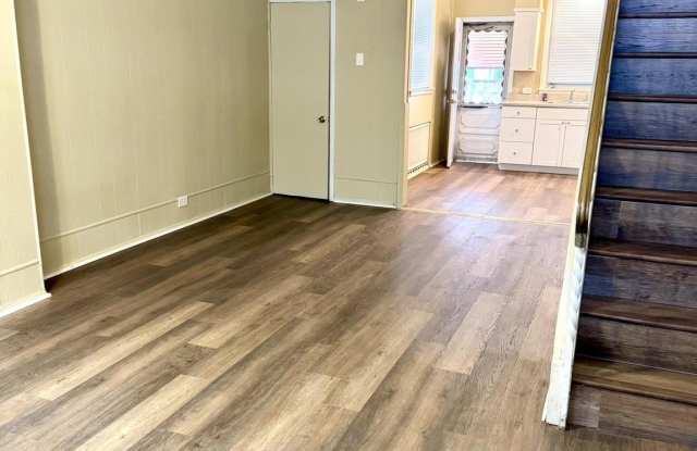 2246 S BUCKNELL Street