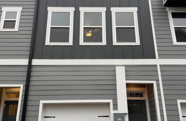 Photo of Brand New 3 level townhouse close to Uptown