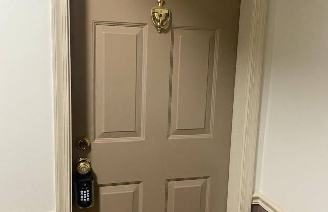 1905 N RHODES STREET