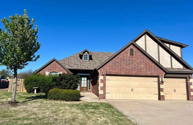 Photo of 113 London Dr - COMING SOON!