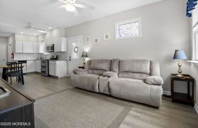 488 2nd Avenue unit: Rear