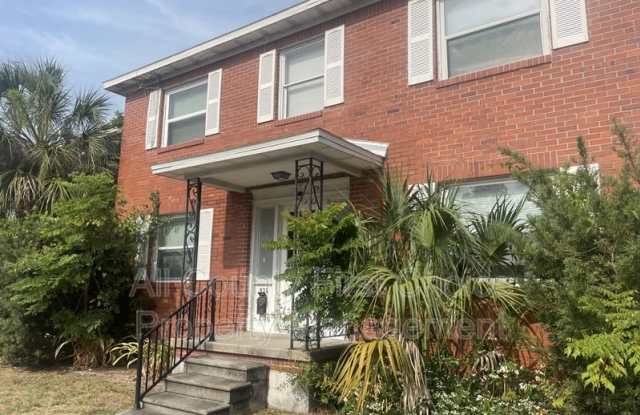 Photo of 938 11th St N