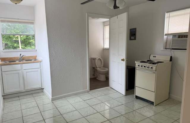 1334 W LULLWOOD AVE unit: B