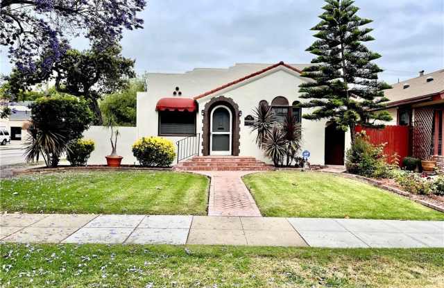 Photo of 3601 Cerritos Avenue
