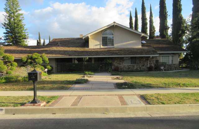 Glorious pool home in the Tampa/Devonshire/Tunney Triangle - 19456 Hiawatha Street, Los Angeles, CA 91326