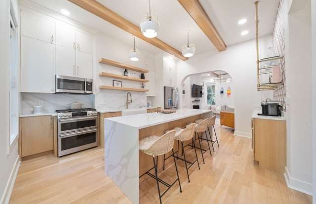 54 E Springfield St 1