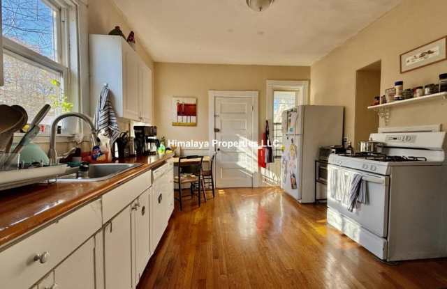 Photo of 803 Parker St.