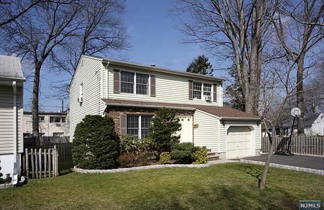 18 Beechwood St, Bergenfield, NJ 07621 - 18 Beechwood Street, Bergenfield, NJ 07621