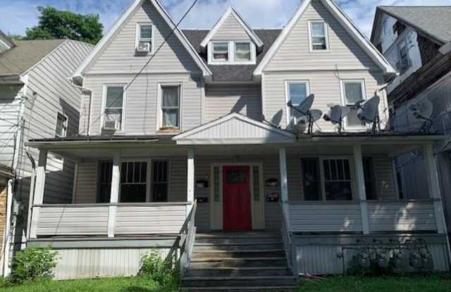 Photo of 53 S Welles Street