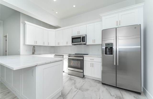 138 E Park Avenue