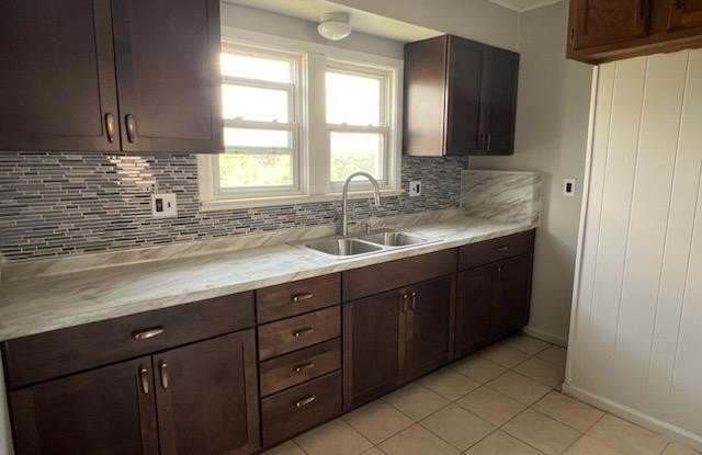 1709 OAK STREET Unit #2