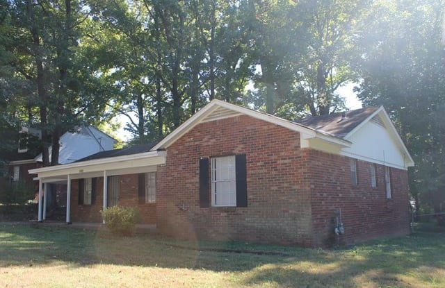 2495 Hargrove Ave - 2495 Hargrove Avenue, Memphis, TN 38127