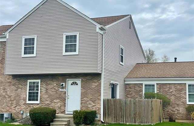 23594 N ROCKLEDGE