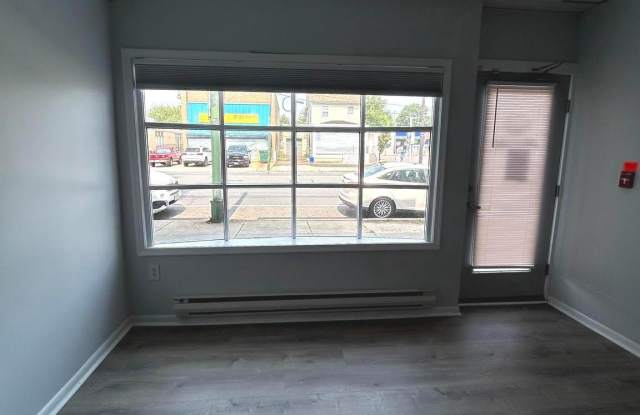 7805 FRANKFORD Avenue