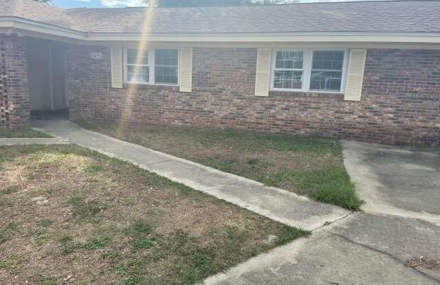 Photo of 102 Hershel Court