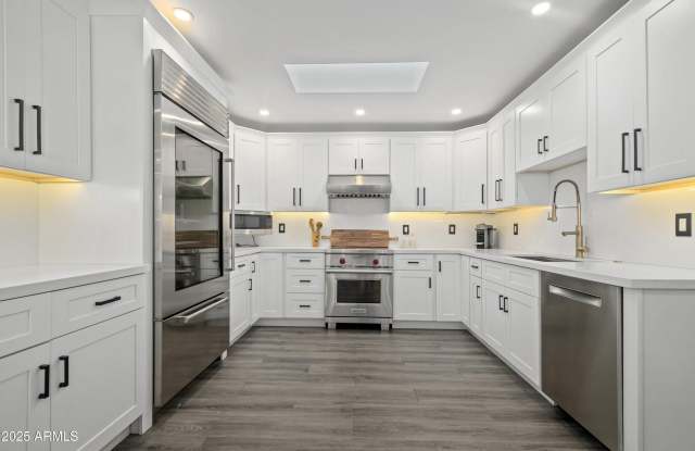 7322 E SIERRA VISTA Drive