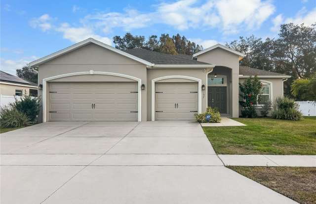 Photo of 157 CLOVERBROOK TRAIL