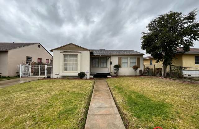 3 Bedroom | 1 Bathroom - Bakersfield, CA