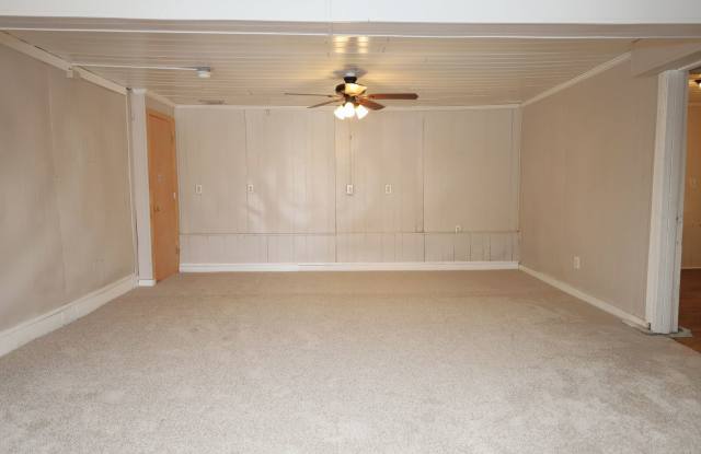 105 1/2 West Jane Street