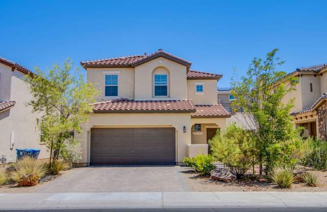 Beautiful 3 Bed 2.5 Bath home in Tuscany community!