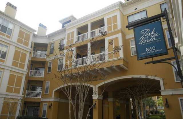 Beautiful large studio unit updated flooring, balcony with a pool view!