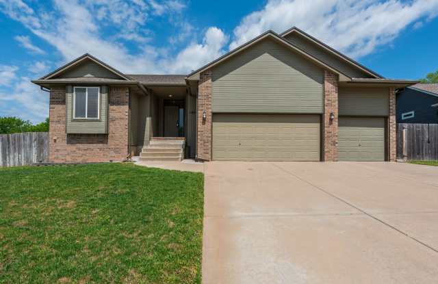 Stunning 4 Bed 3 Bath In Prestigious Derby School District! - 1006 East Rushwood Drive, Derby, KS 67037