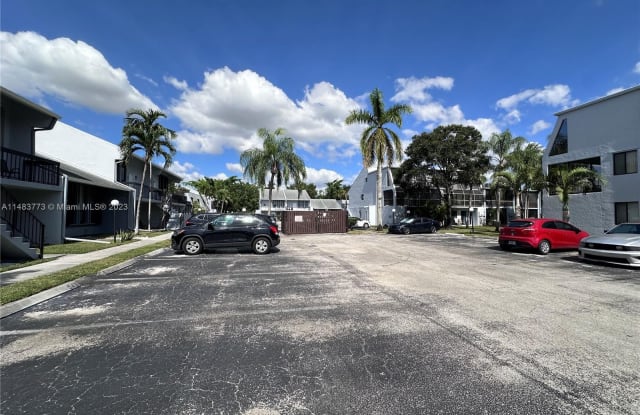 541 N University Dr - 541 North University Drive, Plantation, FL 33324