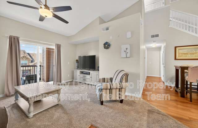 10061 W Victoria Pl