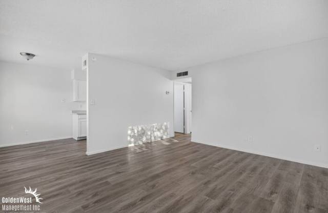 2209 West Belmont Avenue