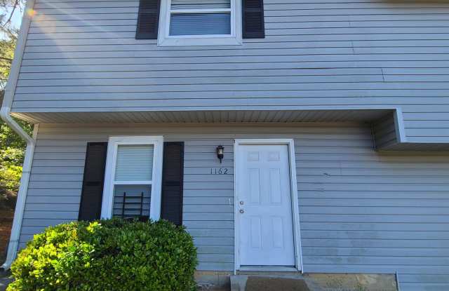 1162 Oak Villas Ct NW