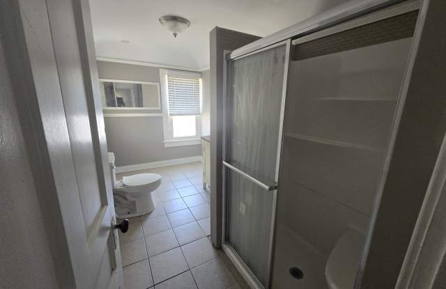 702 East Jackson - B