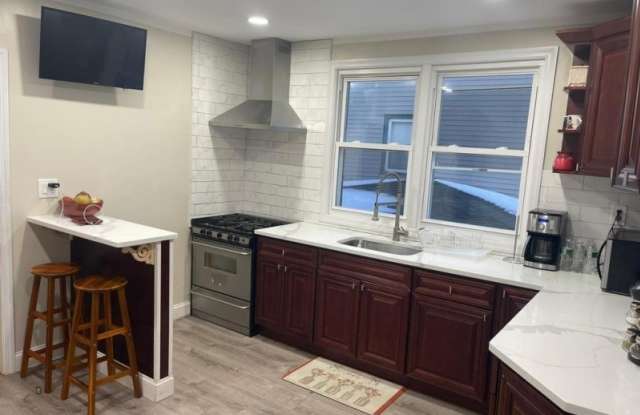 184 Merselis Ave Apt 2