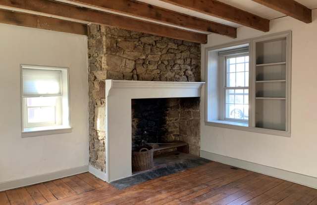 2389 FOREST GROVE Road