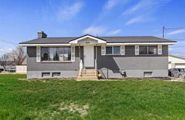 Photo of 672 South 3000 West - B