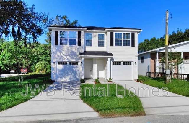 Photo of 2046 Schumacher Ave