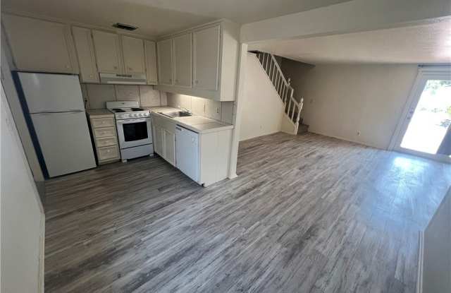 3030 Santa Fe Street unit: 5